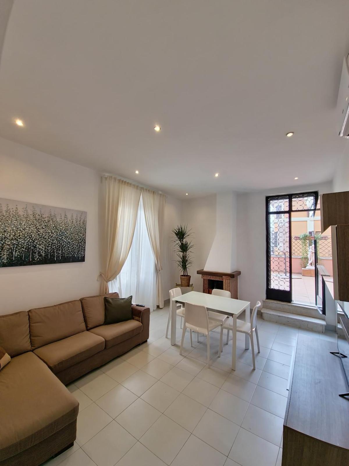 Apartment Attico Di Paola Rome