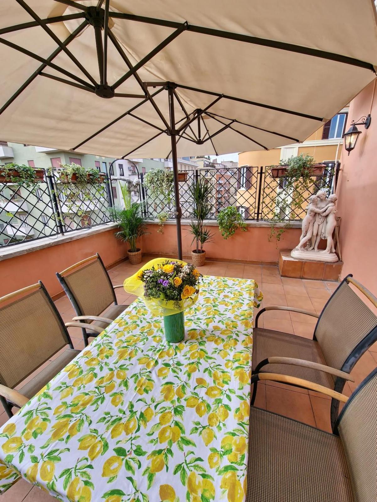 Apartment Attico Di Paola Rome